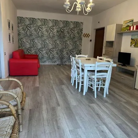 Clara 11 * Follonica
