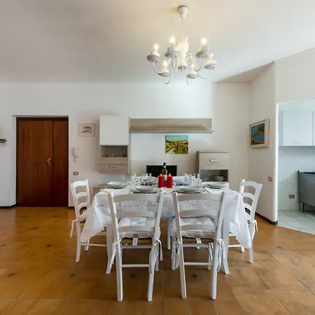 Clara 11 * Follonica