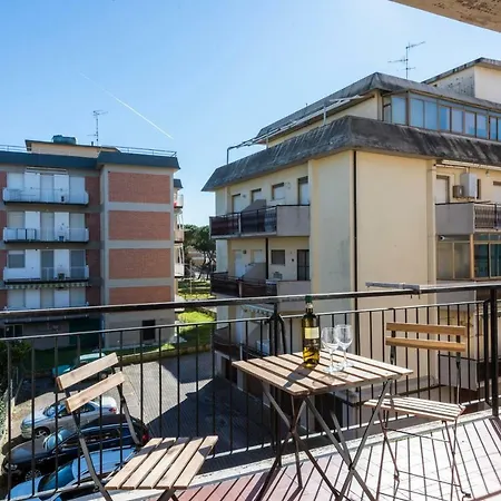 Clara 11 Apartment Follonica